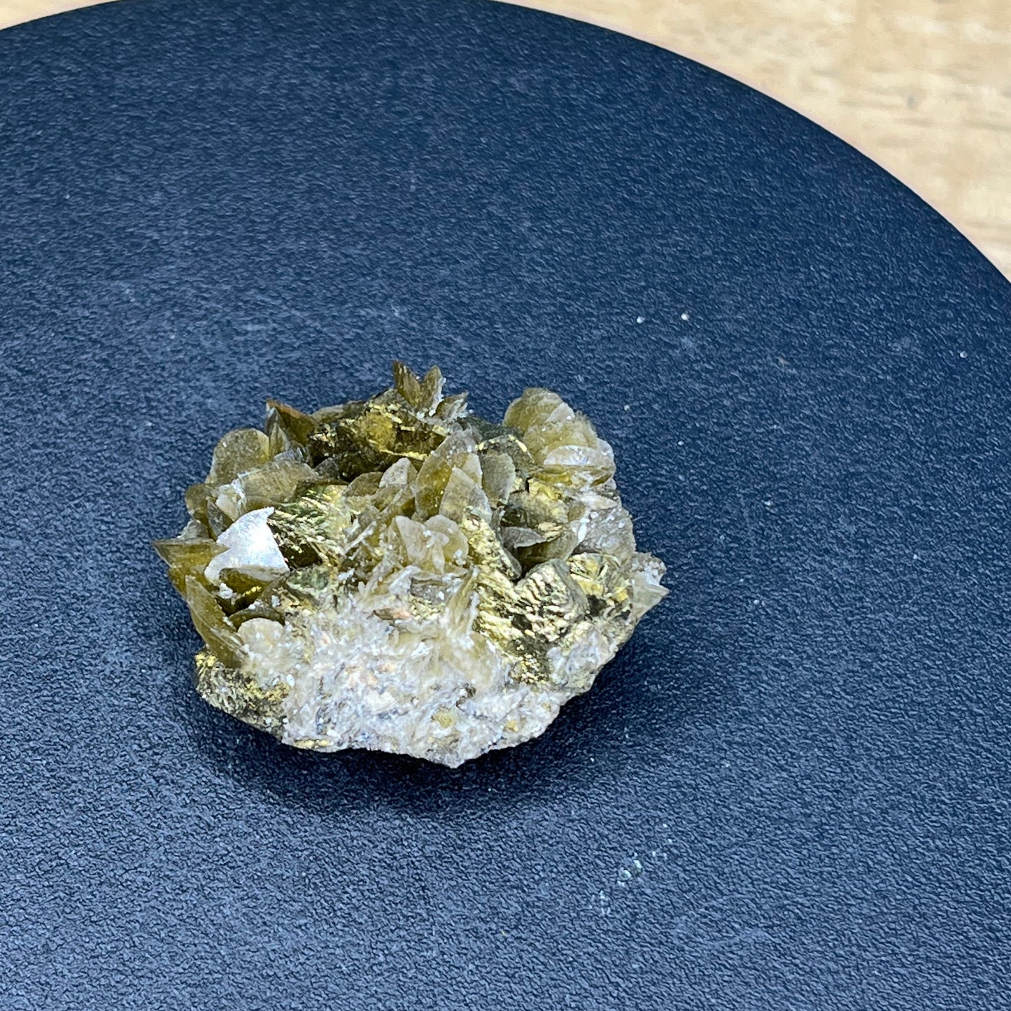 Siderite and Chalcopyrite - G