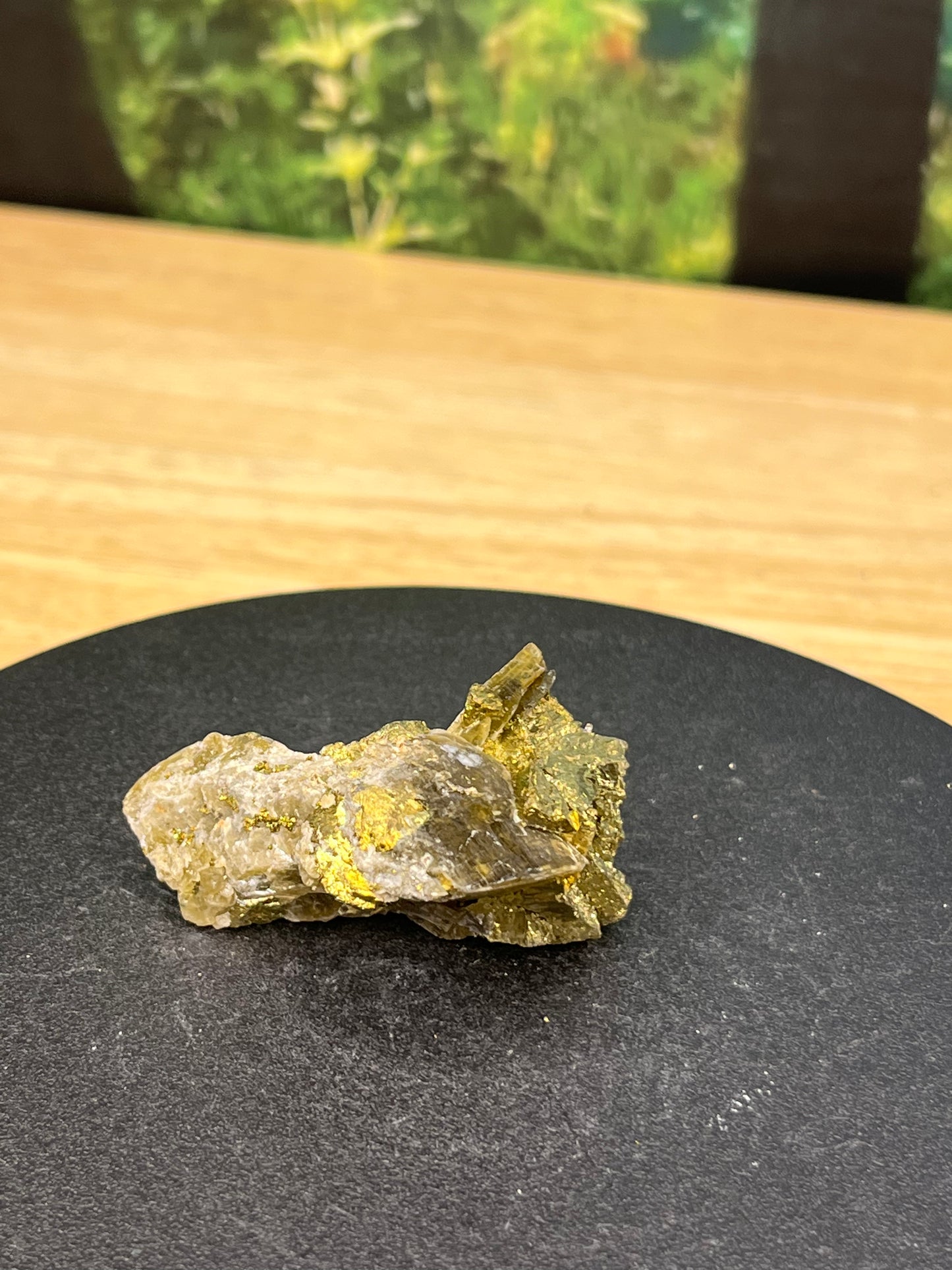 Siderite and Chalcopyrite - F